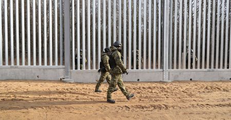 Ranny żołnierz przy granicy z Białorusią. "Został obrzucony kamieniami"