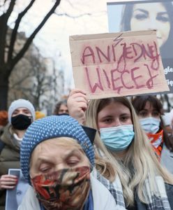 "Ani Jednej Więcej". Ruszył protest w Pszczynie. To tam zmarła Iza
