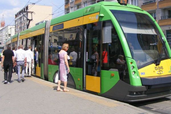 Poznań. Ogromny korek po zderzeniu tramwajów