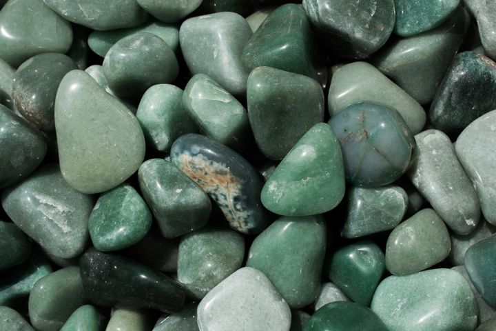Awenturyn to jeden z najstarszych kamieni szlachetnych wykorzystywanych przez ludzi