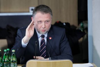 Rząd planuje obejść weto Nawrockiego. Posłowie PiS wyszli z sali