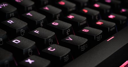 Corsair K70 RGB Pro Mini Wireless – to może być Twoja najlepsza klawiatura… o ile tylko trochę przy niej pomajstrujesz