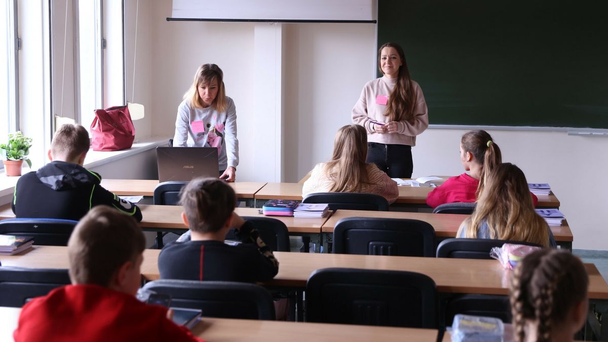 Nowy rok szkolny 2022/2023 mocniej uderzy rodziców po kieszeni. Zdjęcie ilustracyjneFot. Piotr Molecki/East News