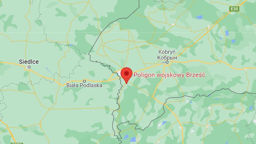 Ćwiczenia na poligonie kilka kilometrów od Polski