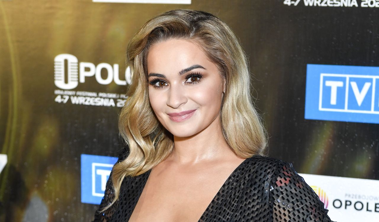 Ewelina Lisowska katowała się dietami. Teraz wygląda perfekcyjnie