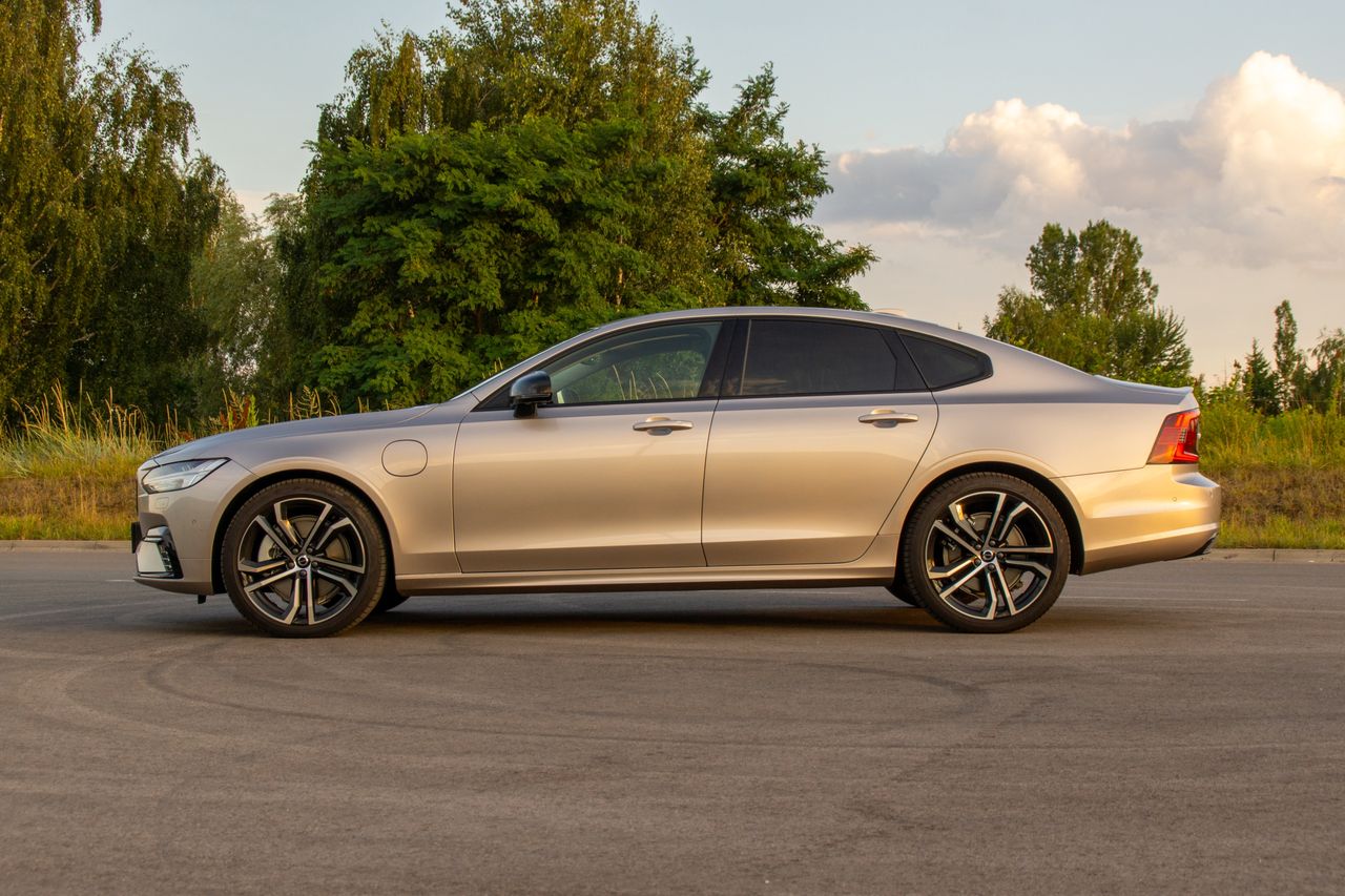 Volvo S90 T8