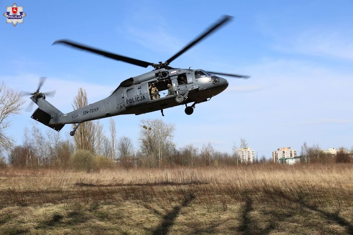 policyjny śmigłowiec BLACK HAWK