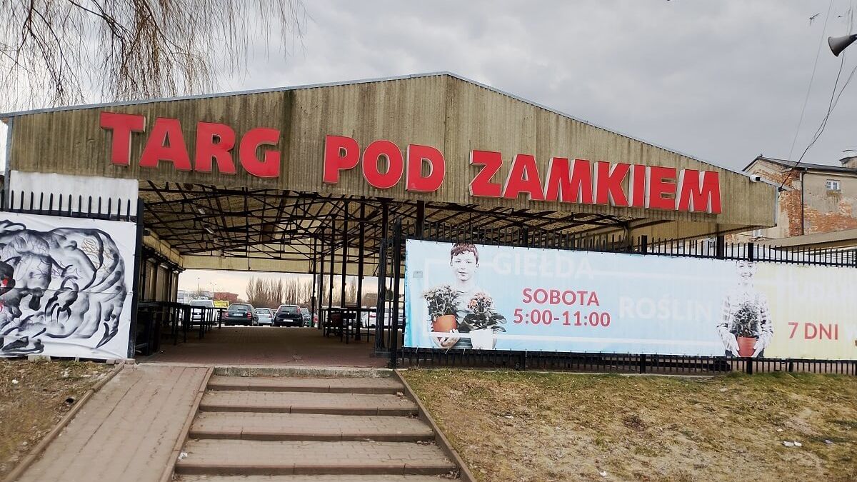 Ogrodzenie i wiata Targ Pod Zamkiem