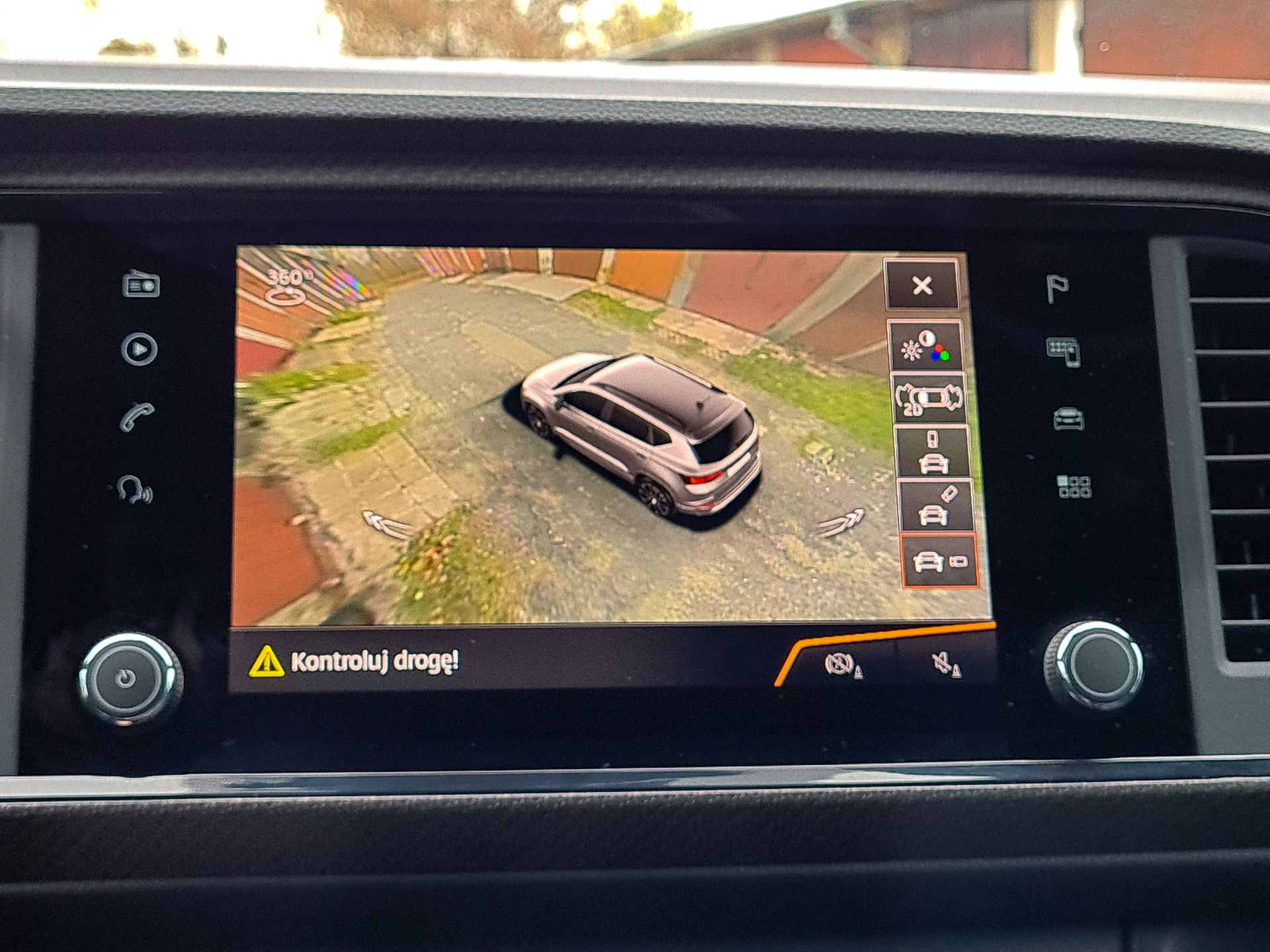 Cupra Ateca Limited Edition: Kamera 360 stopni z 3D, monitor jazdy i profile 10