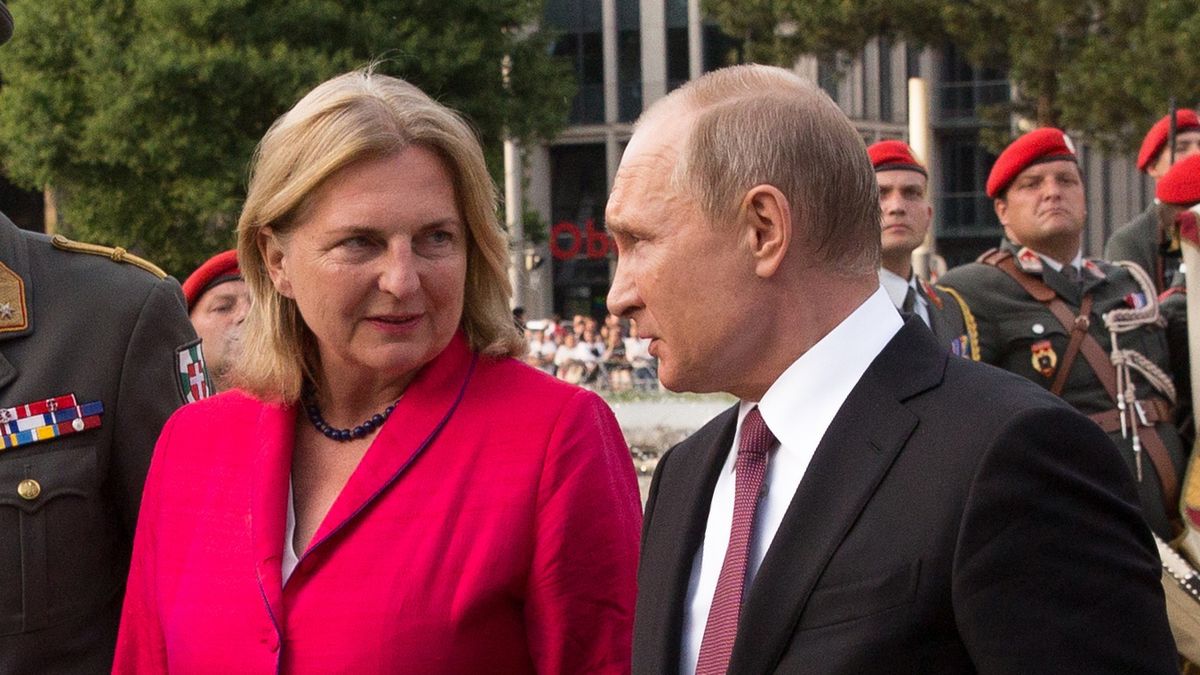 Były minister spraw zagranicznych Austrii Karina Kneissl z prezydentem Rosji Władimirem Putinem