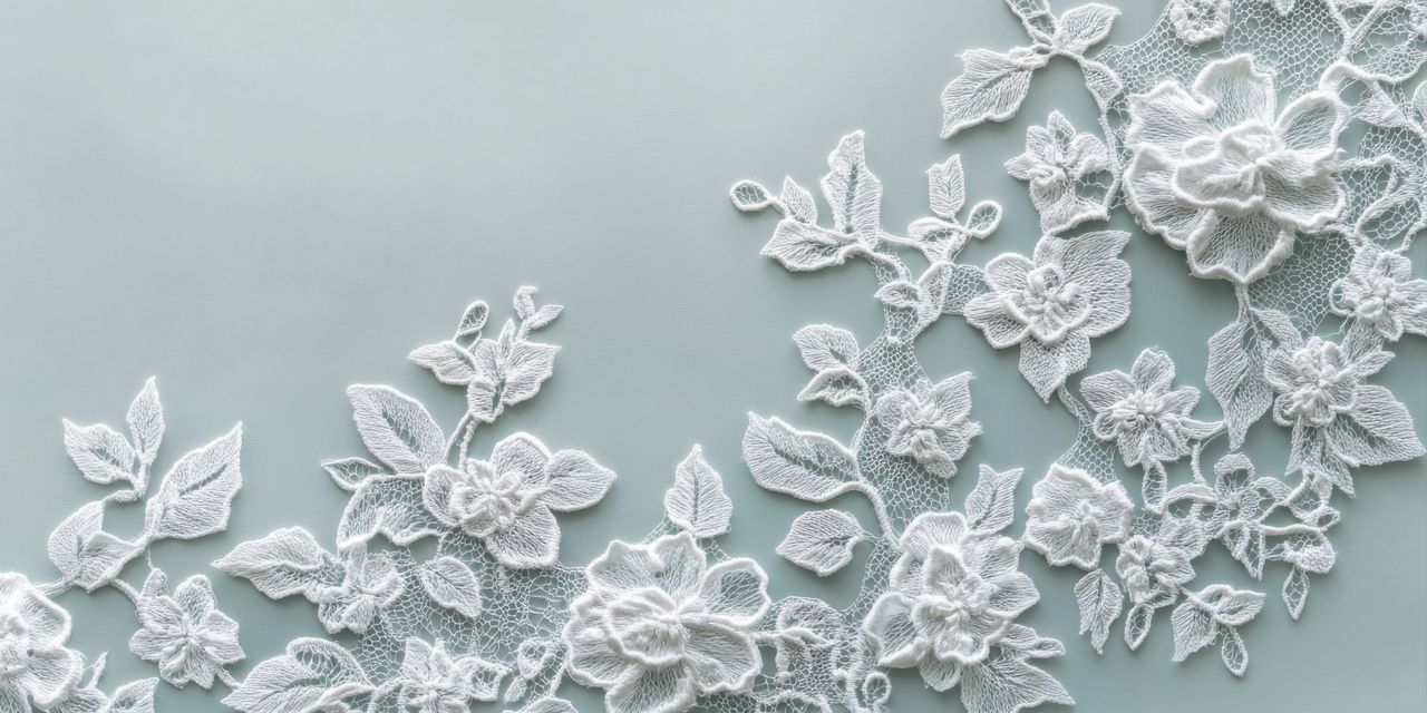 Pińczów: Grażyna Hase - ikona polskiej mody odwiedziła wystawę koronek z Caudry