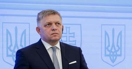 Nowe informacje o stanie Ficy. "Komunikuje się z otoczeniem"