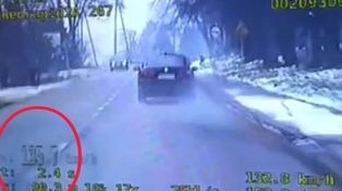 Ujazd: 135 km/h w terenie zabudowanym. Kierowca stracił uprawnienia