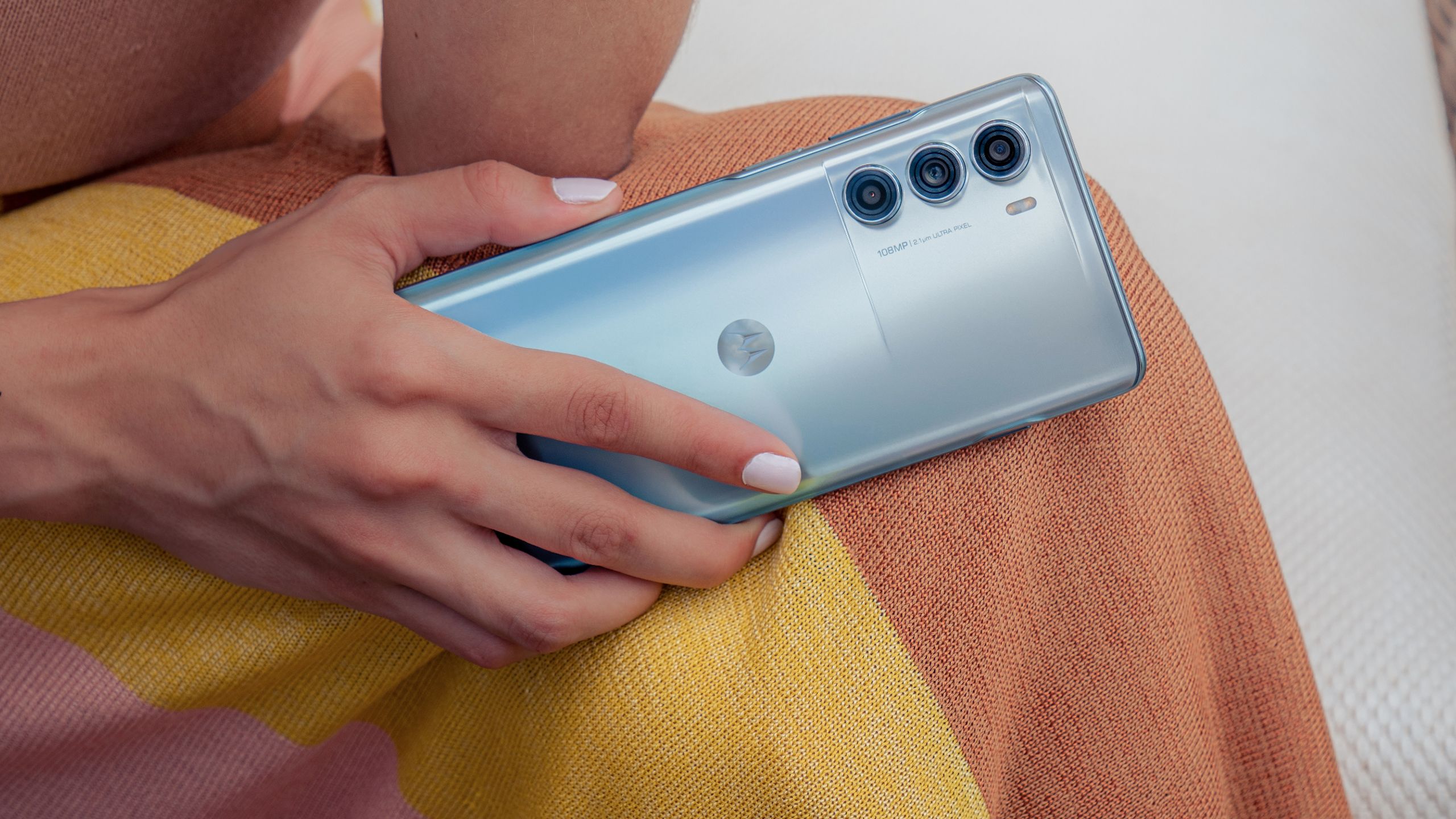 Motorola Moto G200 ze Snapdragonem 888+ oficjalnie. Jest też masa tańszych smartfonów 1