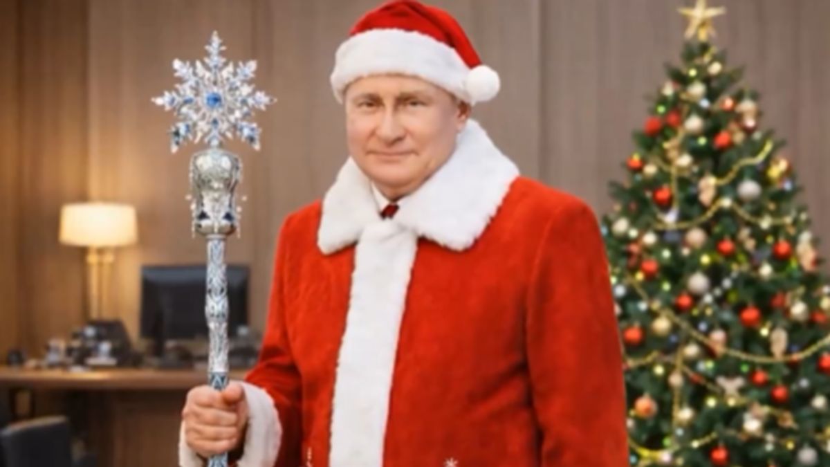 Putin w roli św. Mikołaja.