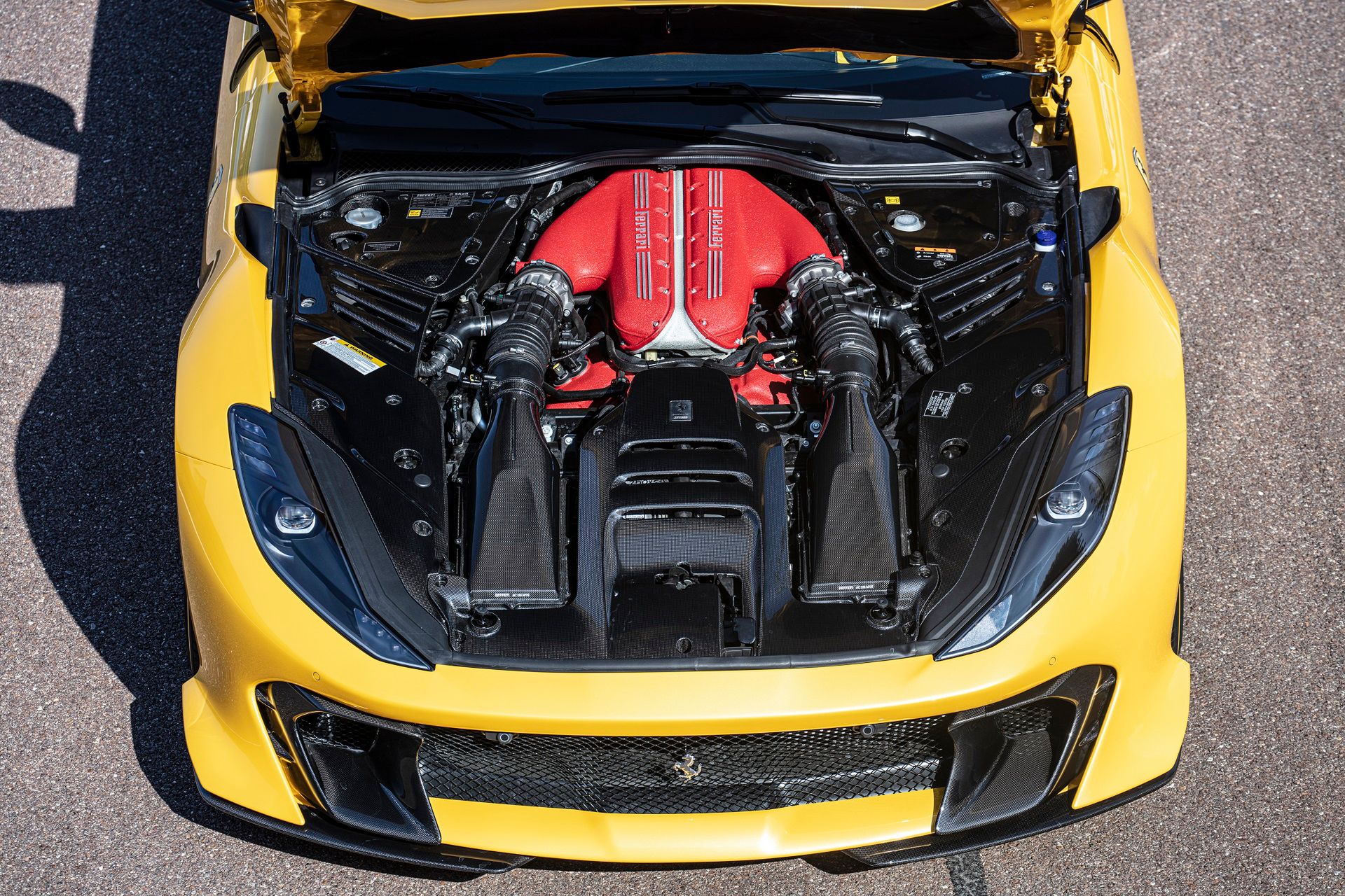 Ferrari 812 Competizione (2021)