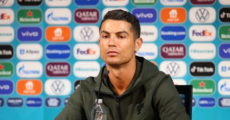 Coca Cola straciła miliardy po dwóch słowach Cristiano Ronaldo