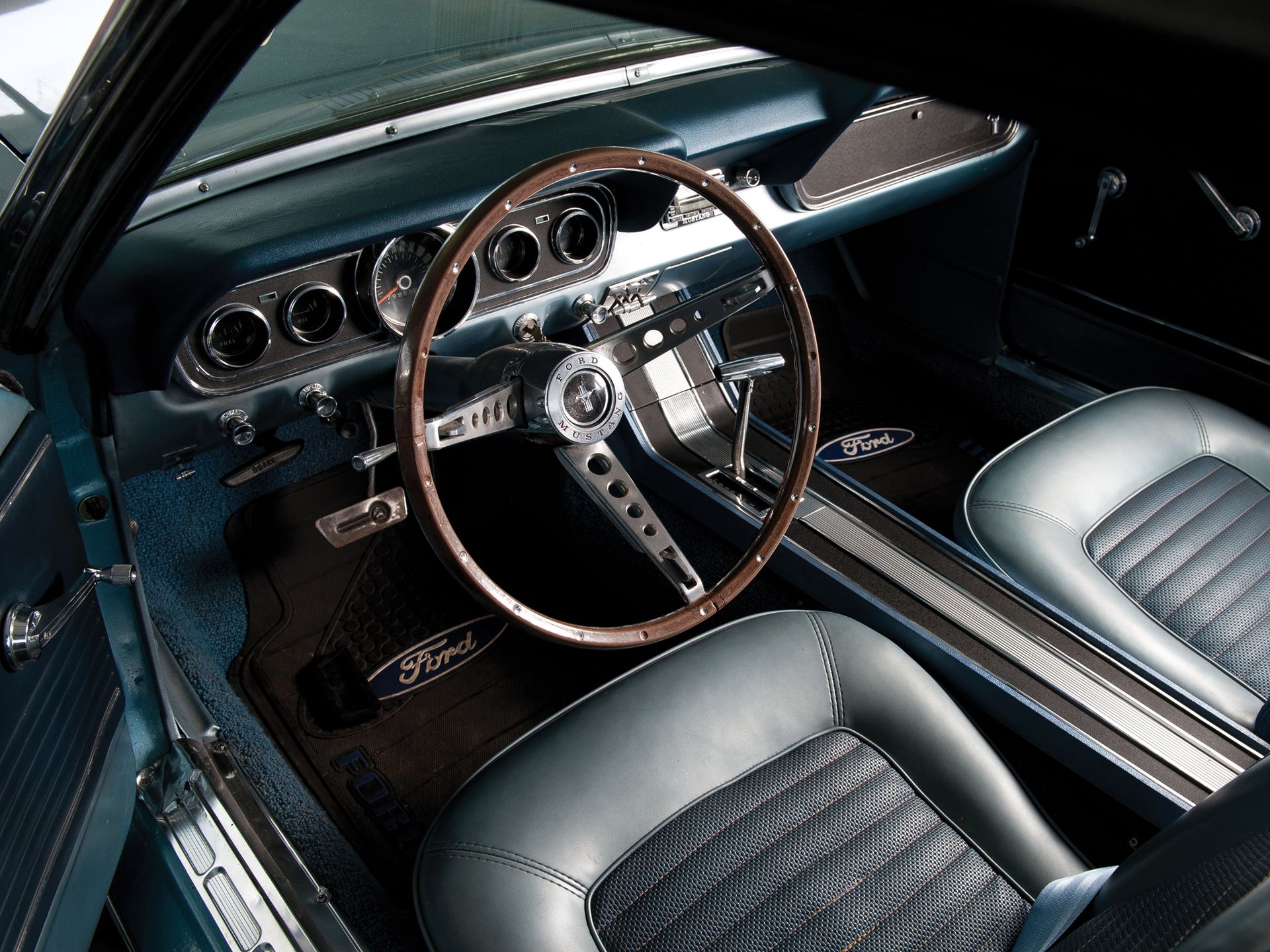 Ford Mustang I: ewolucja od malca po Bossa [galeria zdjęć] 19