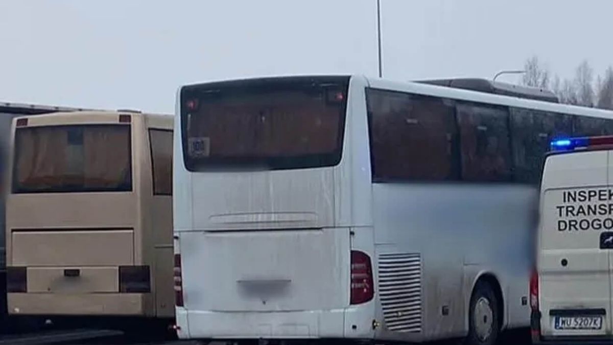 Dzieci podróżowały zdezelowanym pojazdem 