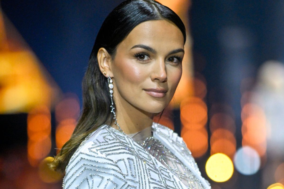 Wystąpiła w roli modelki. Na wybieg weszła w samej marynarce