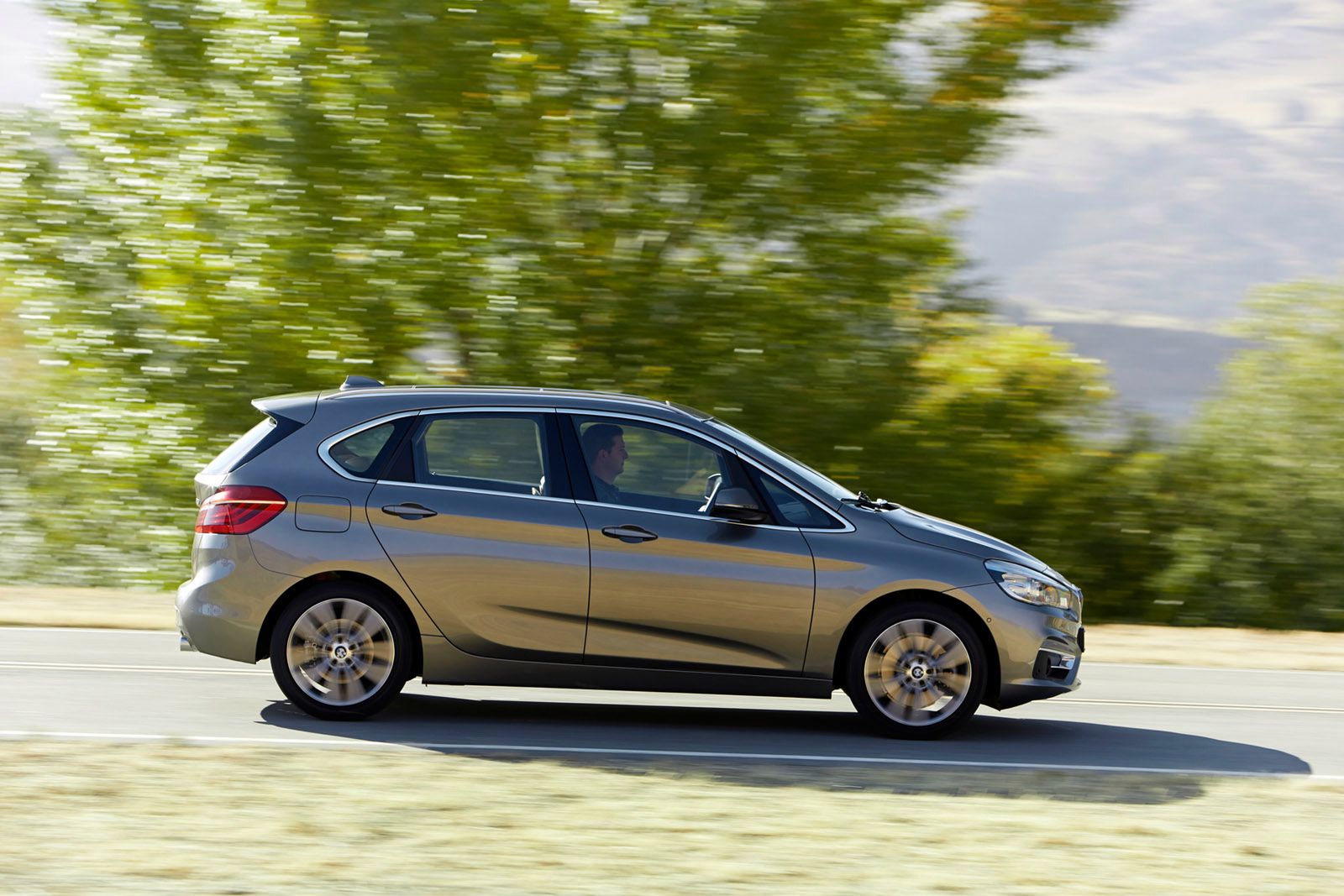 BMW przedstawiło 290 zdjęć z serią 2 Active Tourer [galeria] 8