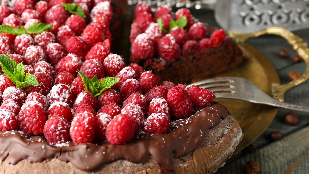 Ciasto czekoladowe z malinami - Pyszności