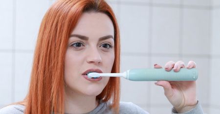 Szczoteczki soniczne i wszystko, co musisz o nich wiedzieć