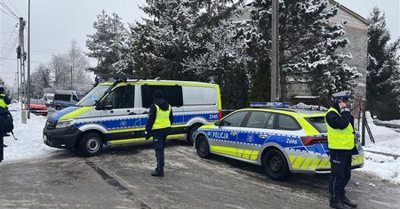 Policja potwierdza, był szturm na mieszkanie. "Został obezwładniony"