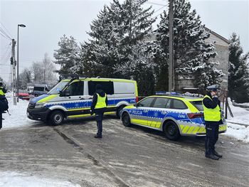 Policja potwierdza, był szturm na mieszkanie. "Został obezwładniony"