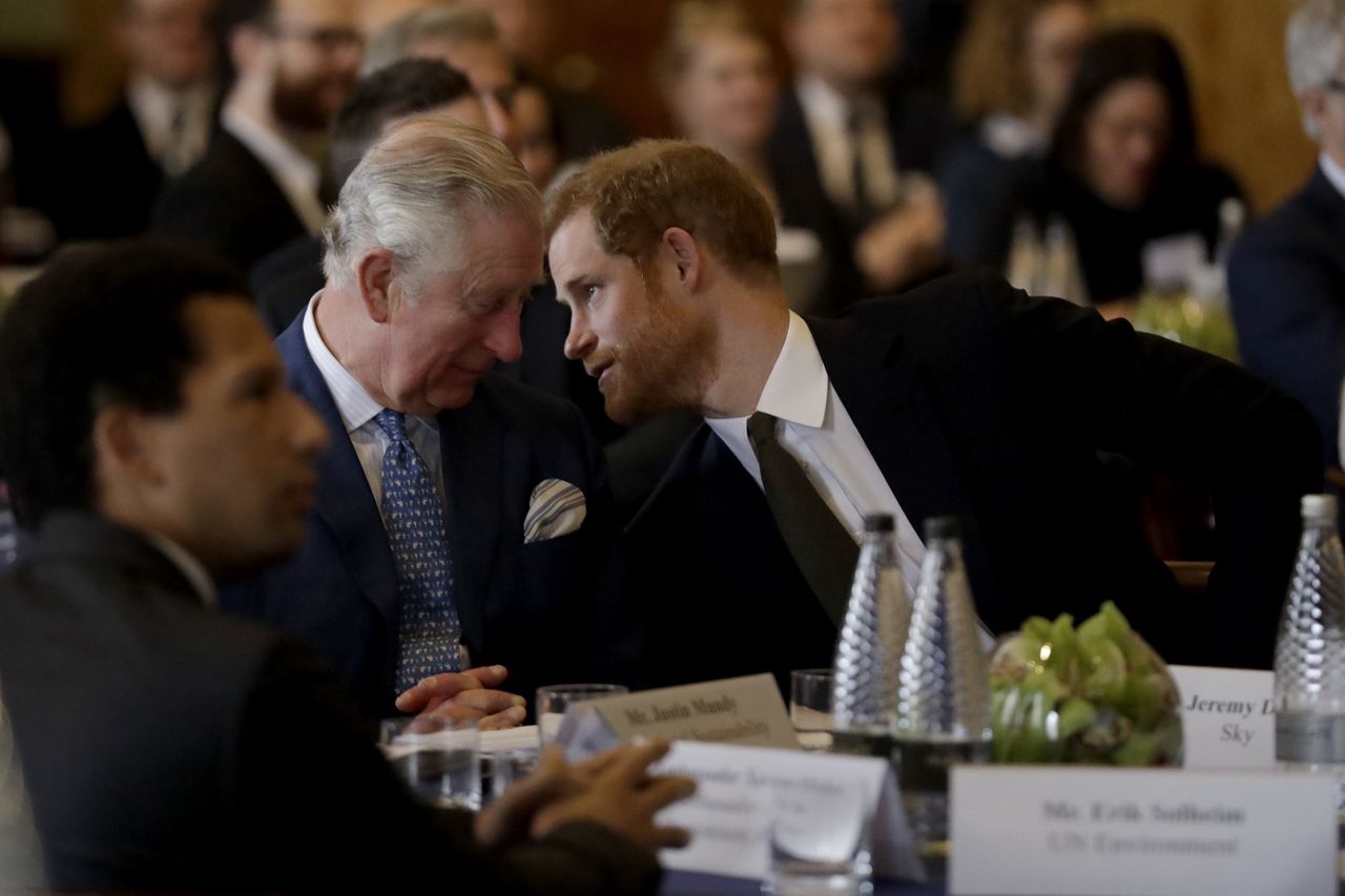 Coraz gorsze relacje Harry'ego z ojcem. Rozdrapano stare rany