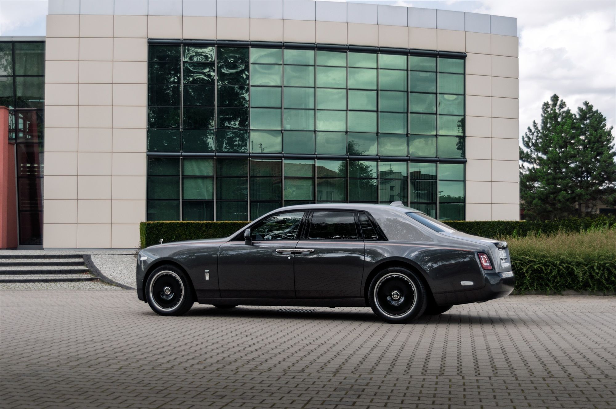 Rolls-Royce Phantom VIII (2025)