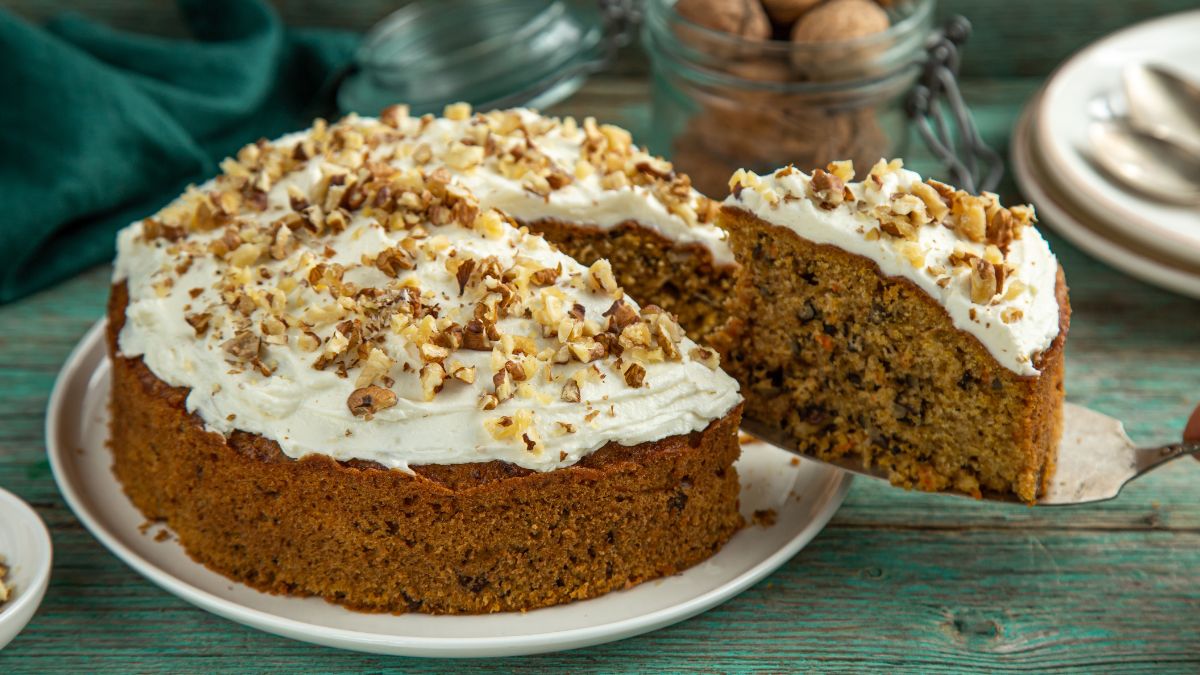 Ciasto marchewkowe z orzechami stanie się hitem w każdym domu