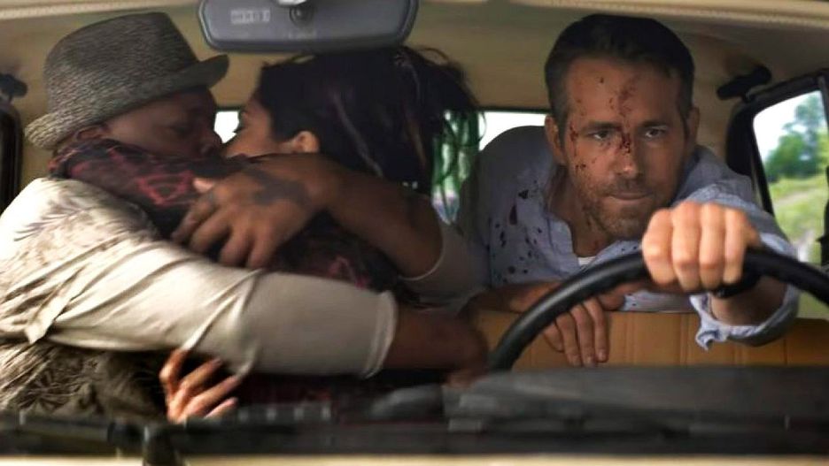 Samuel L. Jackson, Salma Hayek i Ryan Reynolds dwoją się i troją, by sequel "Bodyguarda zawodowca" dało się oglądać