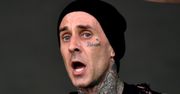 Travis Barker "przyłapany" PO RAZ PIERWSZY po wyjściu ze szpitala! (ZDJĘCIA)