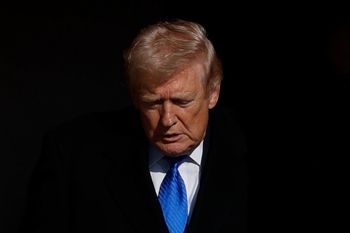 Trump negocjuje sam ze sobą? Ironiczny wpis ambasady Iranu