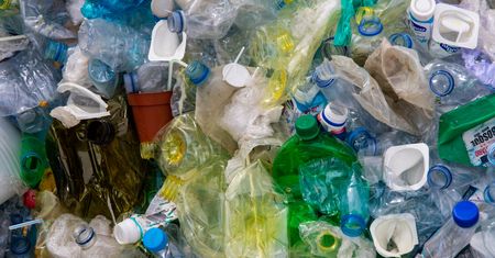 Zapłacimy dodatkowo za plastik. Przepisy unijne wchodzą od teraz