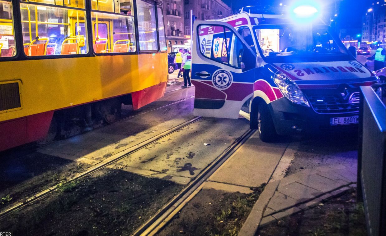 Jeden tramwaj najechał na tył drugiego. Poszkodowanych 10 osób