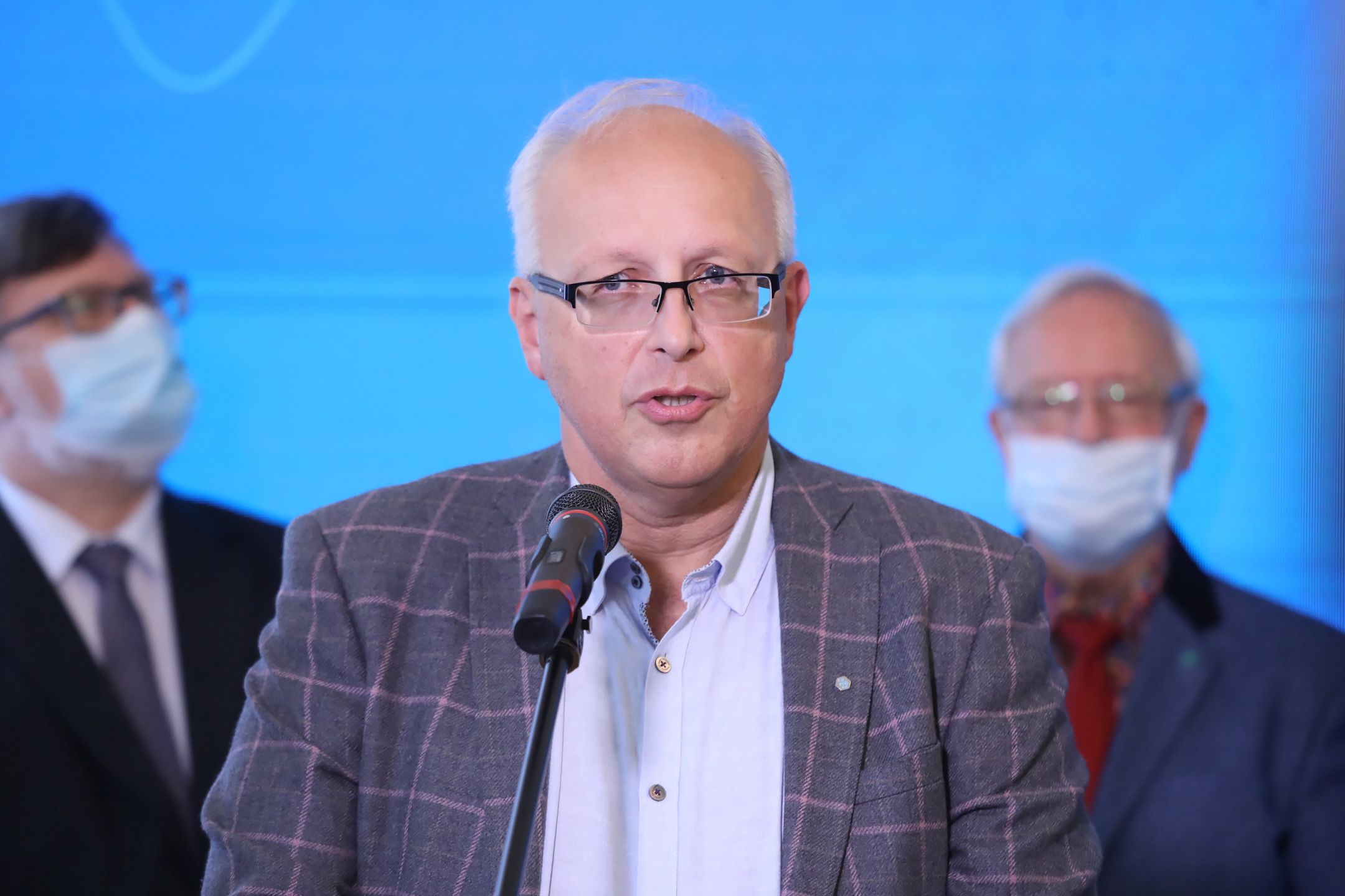 Dymisje w Radzie Medycznej. Prof. Flisiak zdradza powody rezygnacji