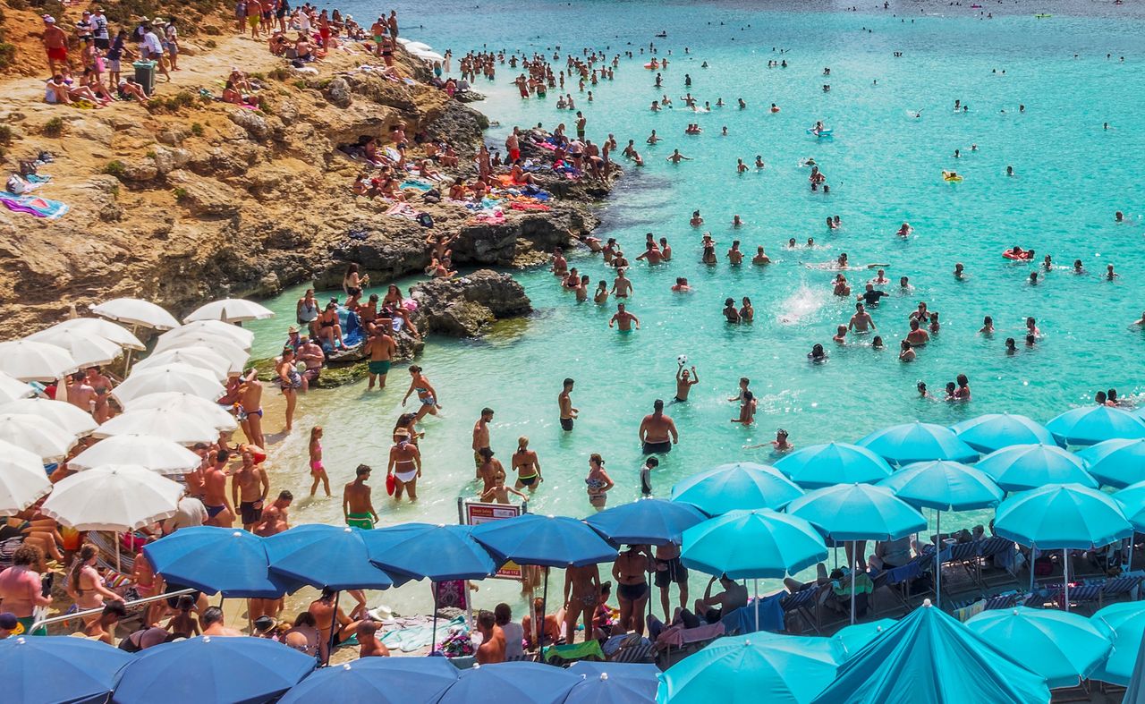 Kraj idzie jak burza. Na miejscu słońce i masa atrakcji. Wczasy od 800 zł