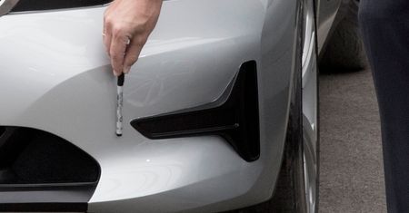 Kod lakieru można znaleźć po numerze VIN. Są jednak lepsze sposoby