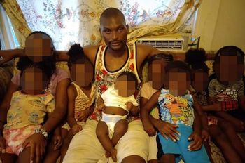 Ośmioro dzieci nie żyje. Policja potwierdziła tożsamość sprawcy