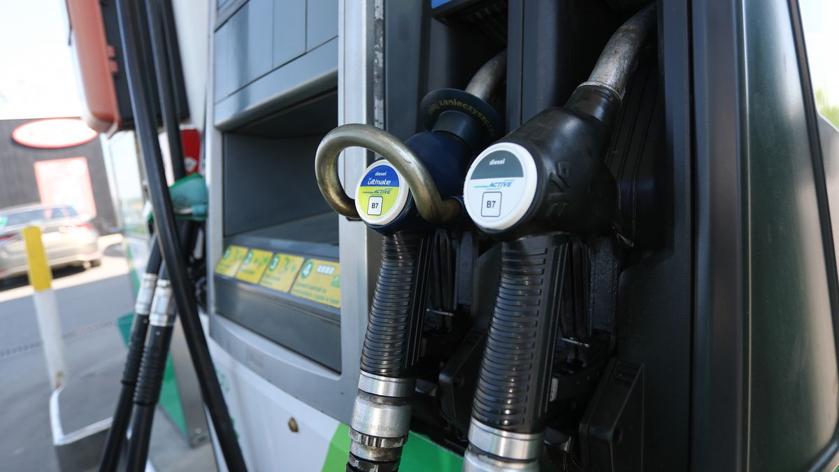 Po trwających ponad miesiąc podwyżkach spadły ceny benzyny