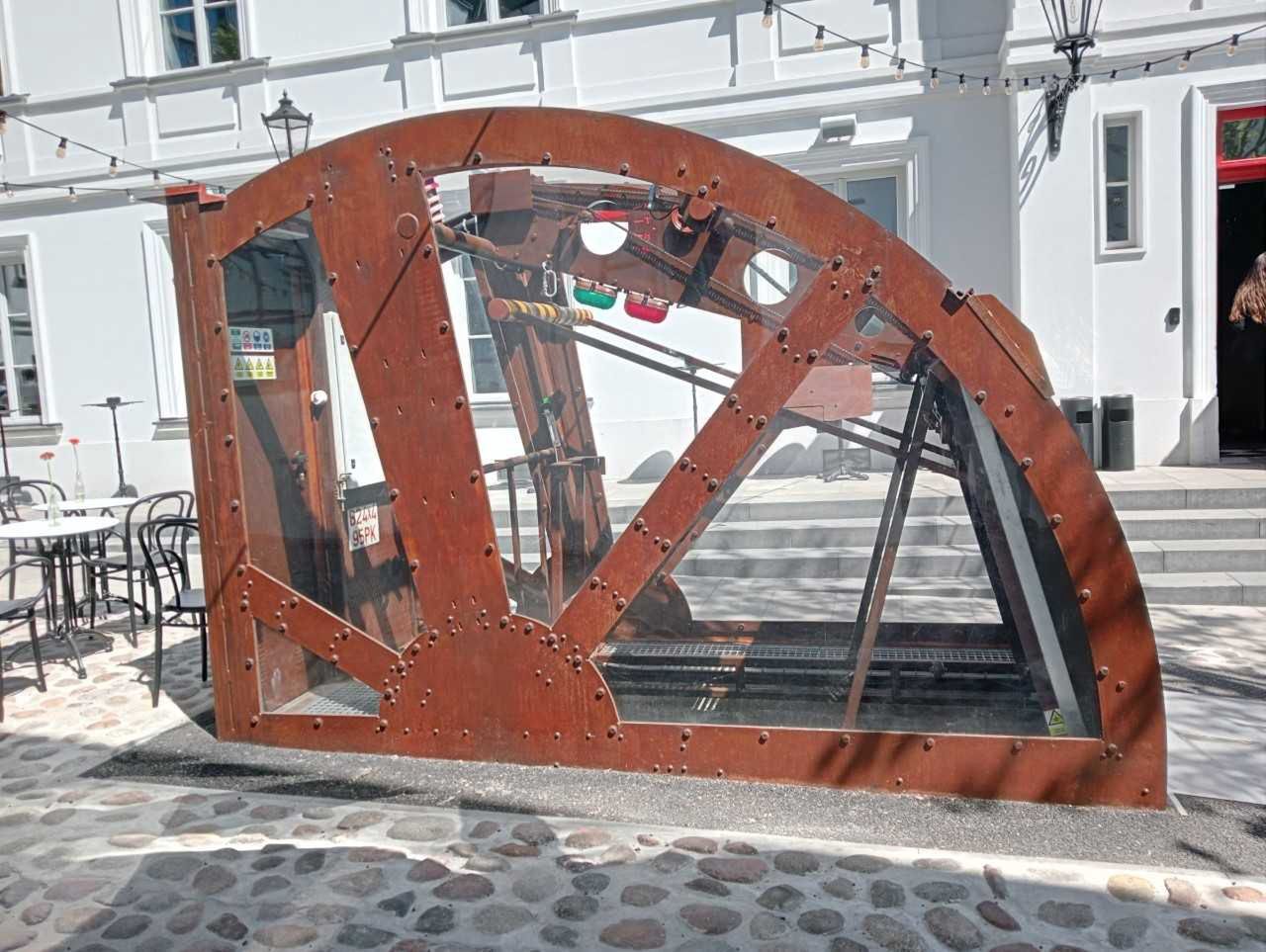 Automatyczny parking dla rowerów pomieści 96 pojazdów 