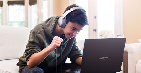 Hyperbook wprowadza laptopy z nowymi procesorami Intela – ceny nie wyglądają źle