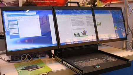 3 ekrany i jeden kabel, czyli upraszczamy sobie życie 1