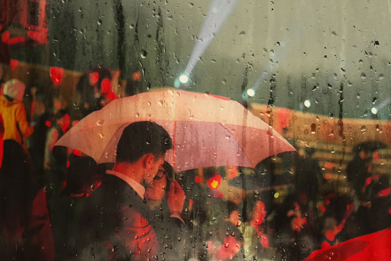 Włoski fotograf udowadnia, że deszcz nie jest wrogiem sztuki