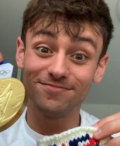 Tom Daley zachwycił kibiców. Zdobywca złotego medalu siedział na trybunach i dziergał na drutach