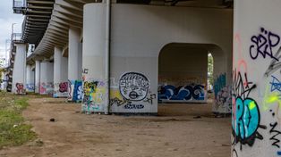 Kraków: Pomalują na legalu estakady kolejowe. KRK Walls Między Dietla a Miodową. Choć graffiti już tam jest i nic poza tym...