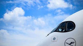 A jednak problemy z paliwem. We Frankfurcie Lufthansa tankuje na zapas