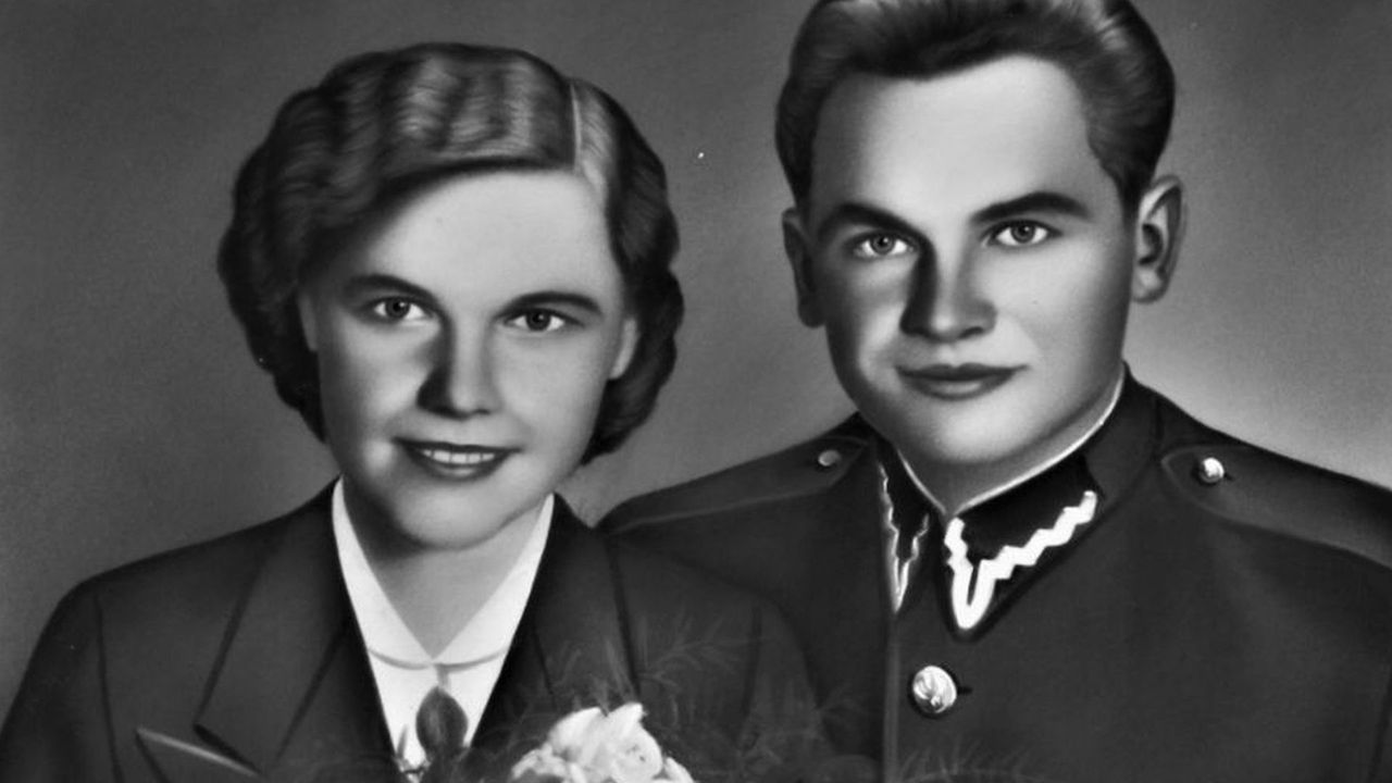 Monidło. "Obraz więcej podobny do lalki porcelanowej niż do żyjącej istoty"